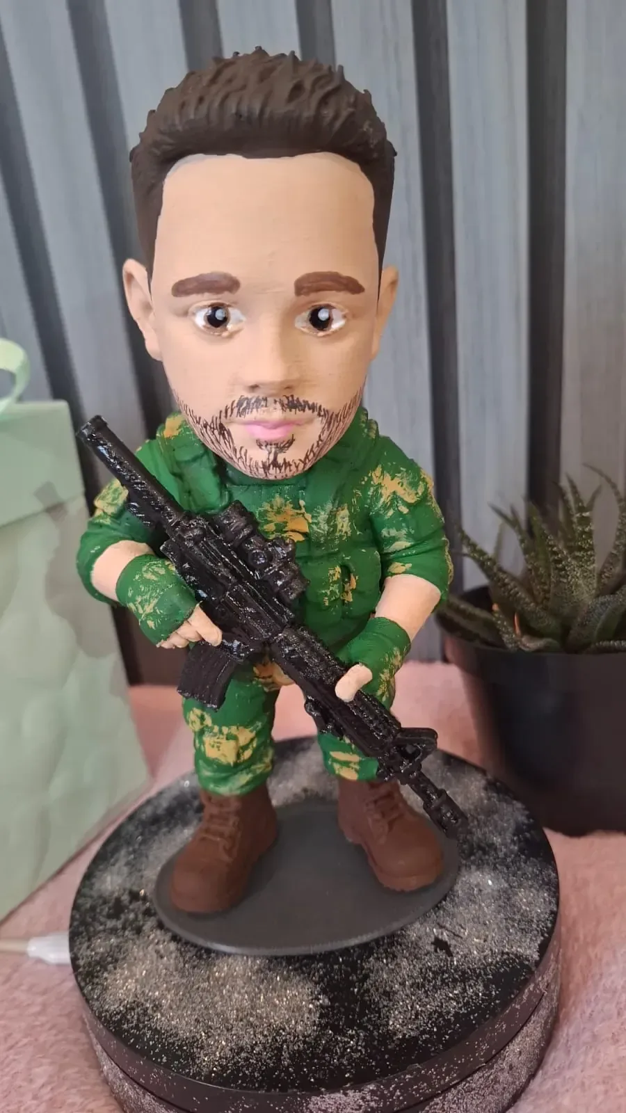 Boneco 3D com roupa temática